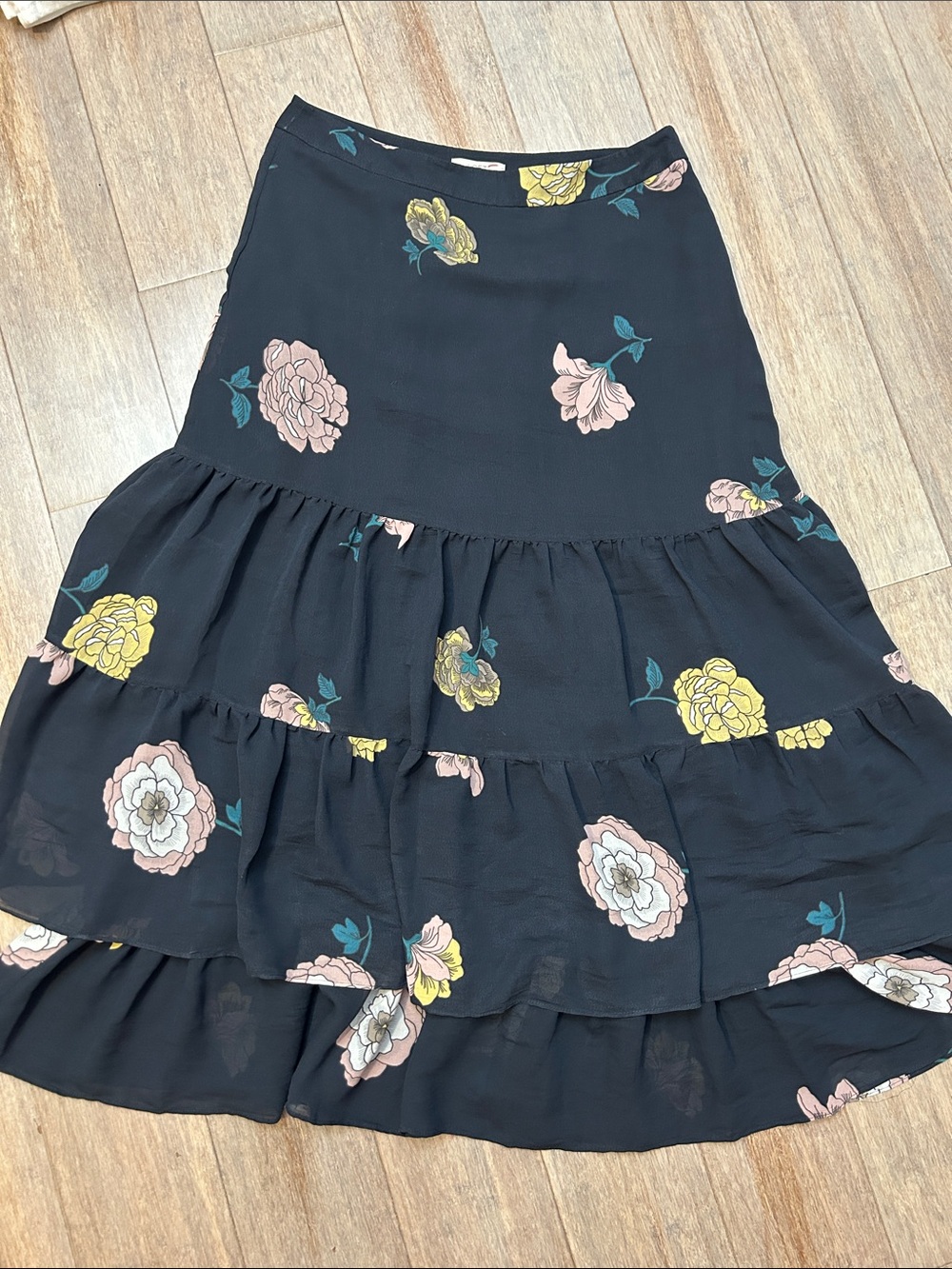 LOFT Navy Floral Tiered Maxi Skirt with Pink and Yellow Blooms sz 6